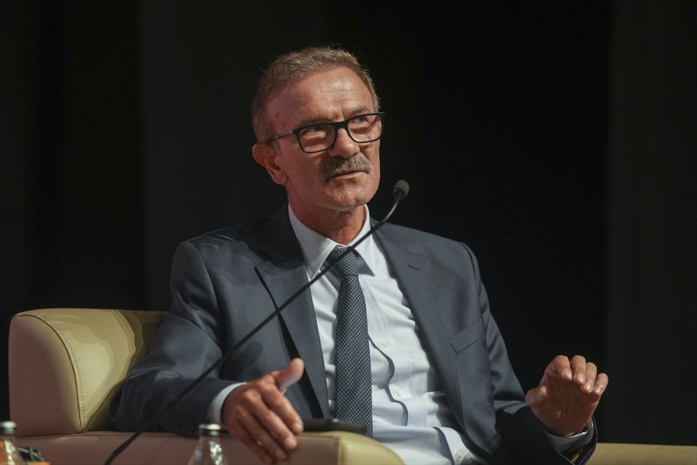 Uluslararası Arkeoloji Sempozyumu Başladı