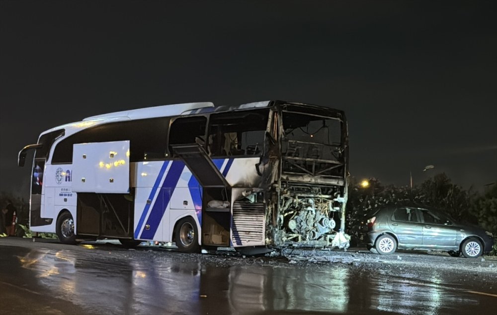 Yolcu Otobüsünde Çıkan Yangın Söndürüldü