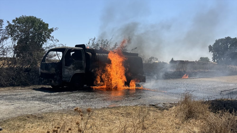 Edirne Süloğlu seyir halindeki akaryakıt tankerinde çıkan yangın söndürüldü