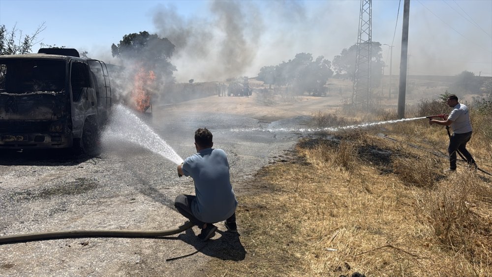 Edirne Süloğlu seyir halindeki akaryakıt tankerinde çıkan yangın söndürüldü