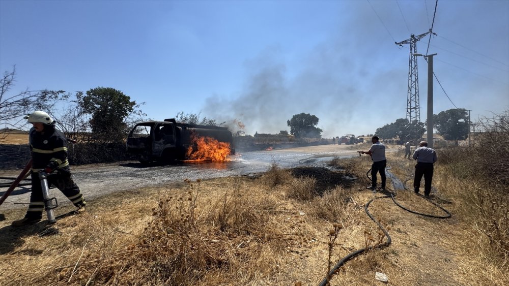 Edirne Süloğlu seyir halindeki akaryakıt tankerinde çıkan yangın söndürüldü
