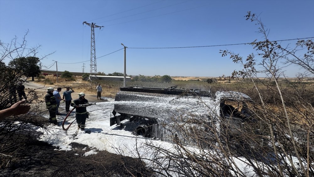 Edirne Süloğlu seyir halindeki akaryakıt tankerinde çıkan yangın söndürüldü