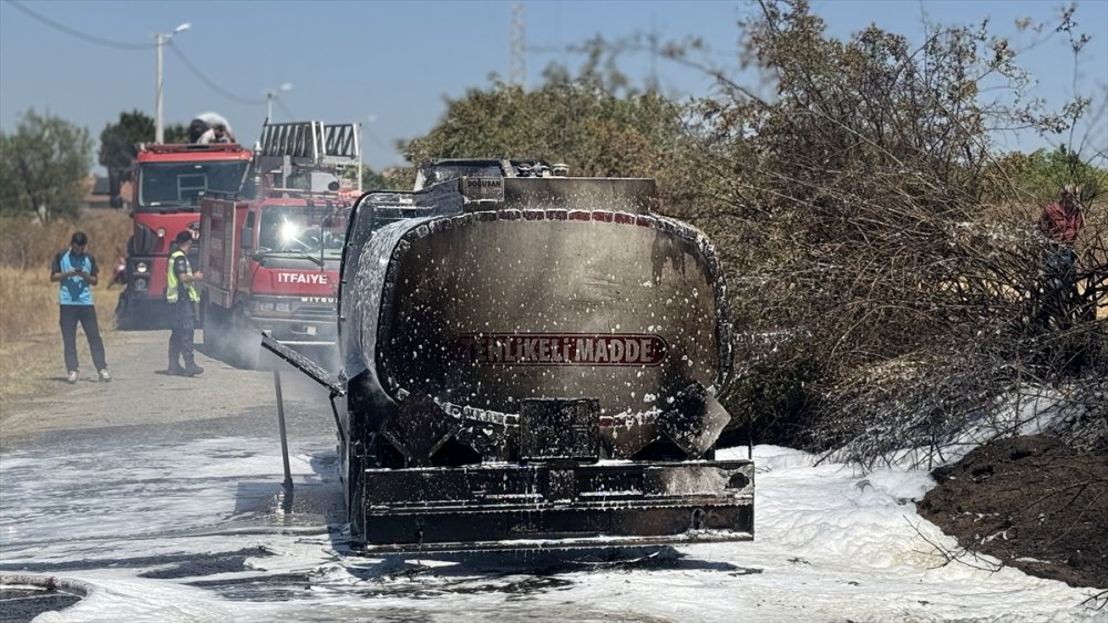 Edirne Süloğlu seyir halindeki akaryakıt tankerinde çıkan yangın söndürüldü