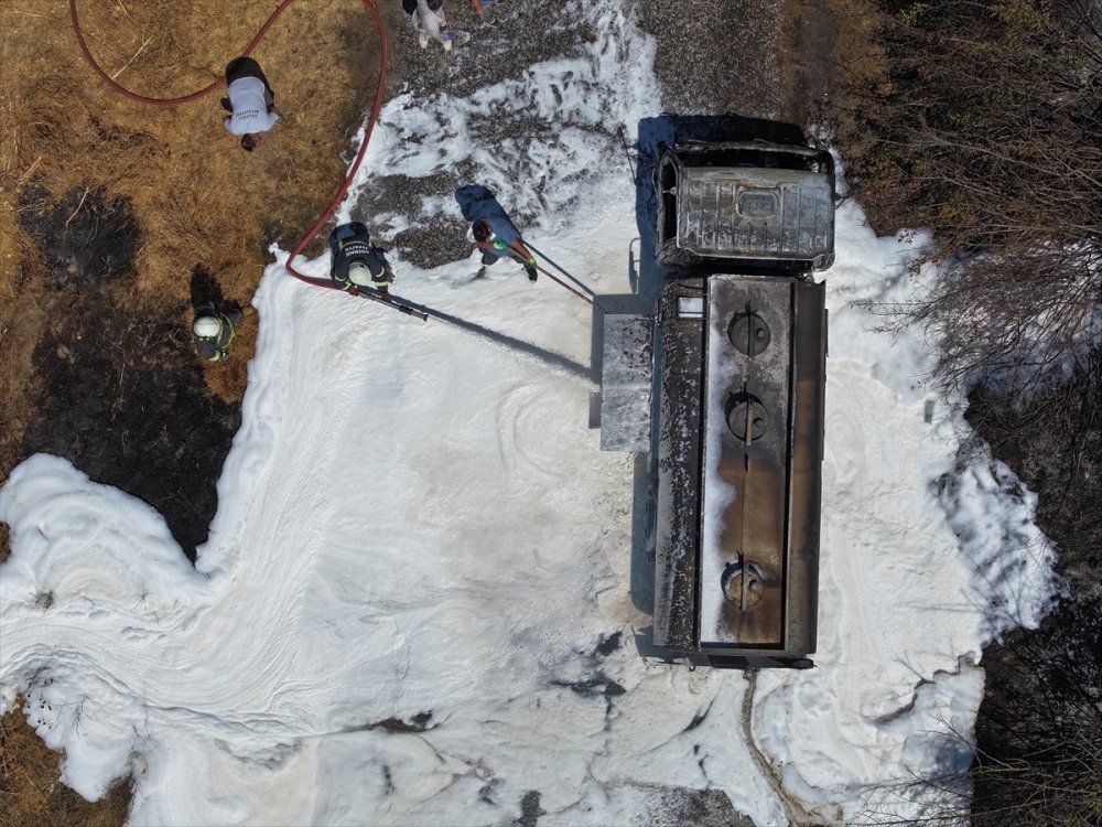 Edirne Süloğlu seyir halindeki akaryakıt tankerinde çıkan yangın söndürüldü