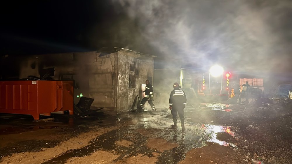 Dilıvasında mermerit tezgah atölyesinde çıkan yangın söndürüldü
