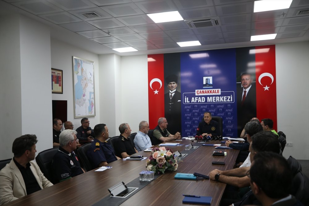 İçişleri Bakanı Yerlikaya, Çanakkale'deki orman yangınına ilişkin açıklamalarda bulundu