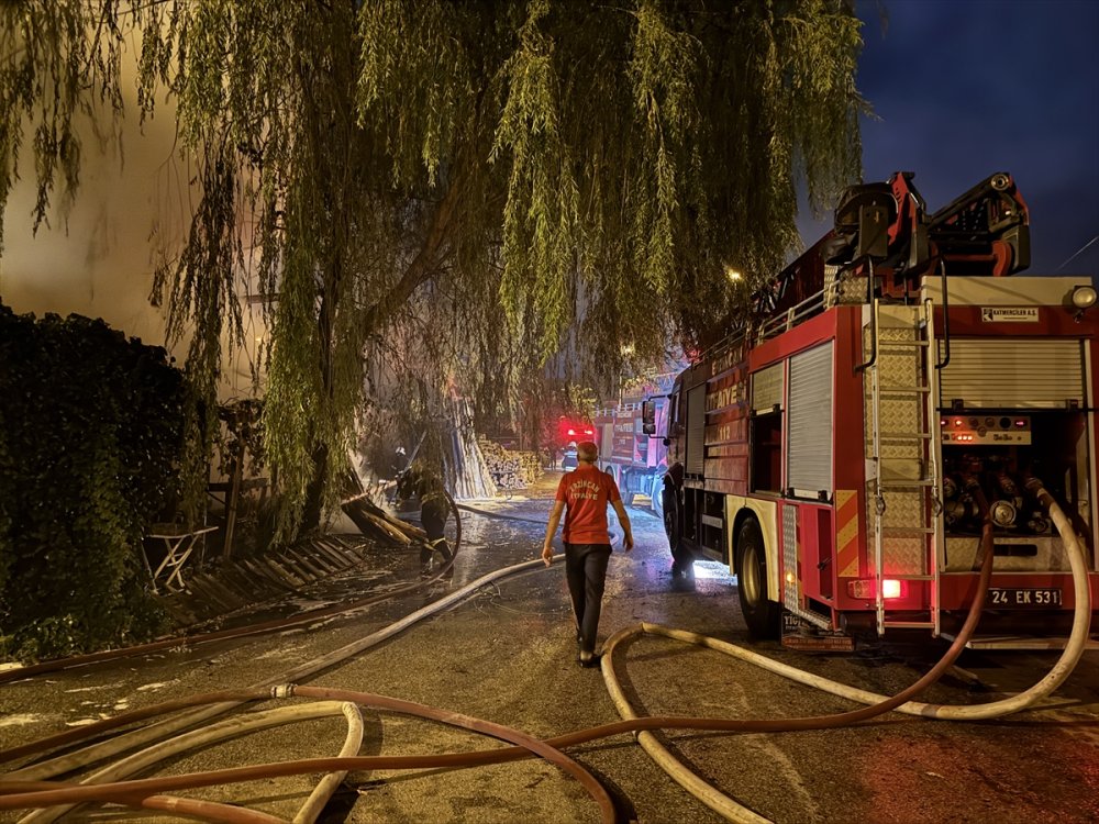 Erzincan'da Keresteciler Sitesi'nde çıkan yangın söndürüldü