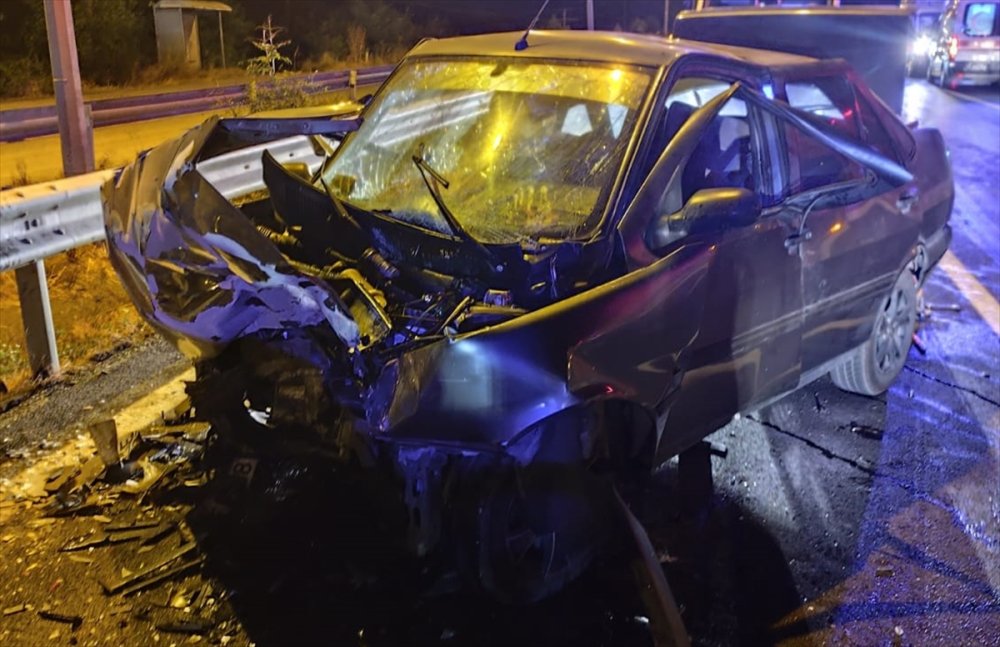 Samsun'da iki otomobilin çarpıştığı kazada 1’i ağır 8 kişi yaralandı