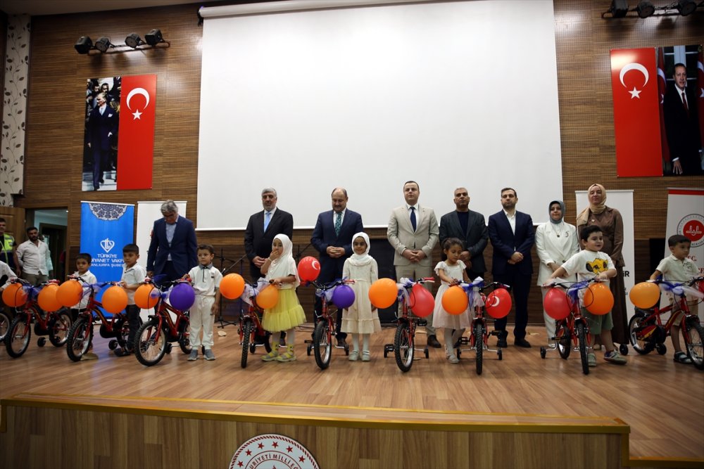 Şanlıurfa'da 700 öğrenciye bisiklet hediye edildi