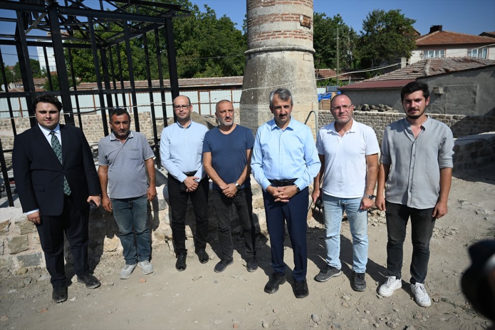 Edirne'de bugüne sadece minaresinin yarısı ulaşan Şeyh Şüceaddin Camisi'nin restorasyonu sürüyor