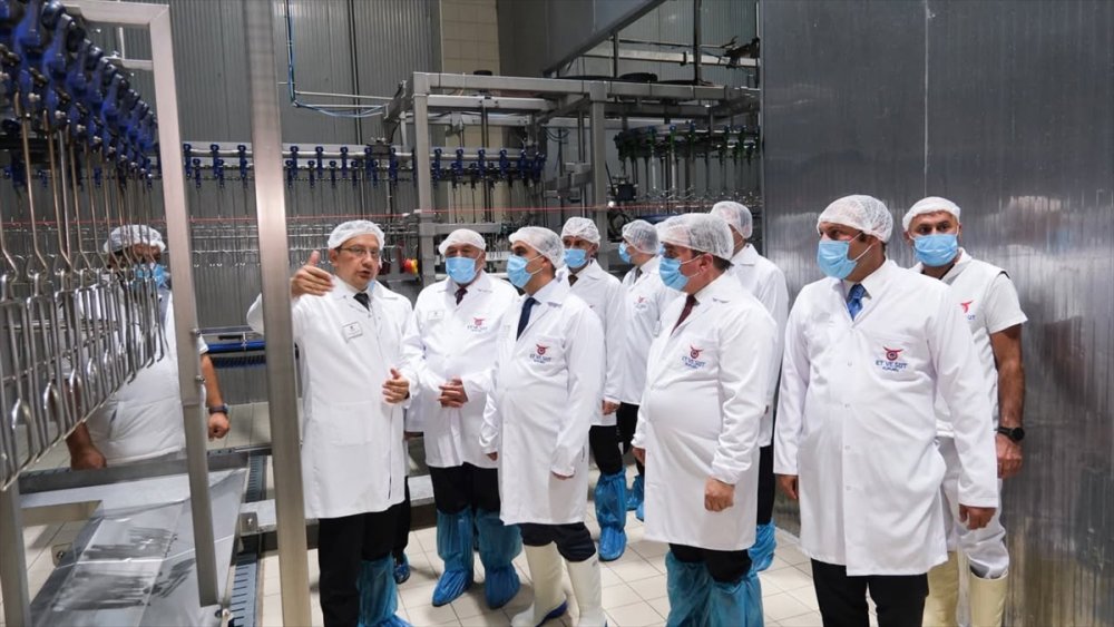 Sanayi ve Teknoloji Bakanı M. Fatih Kacır, Erzincan Tavuk Kombinası'nı ziyaret etti