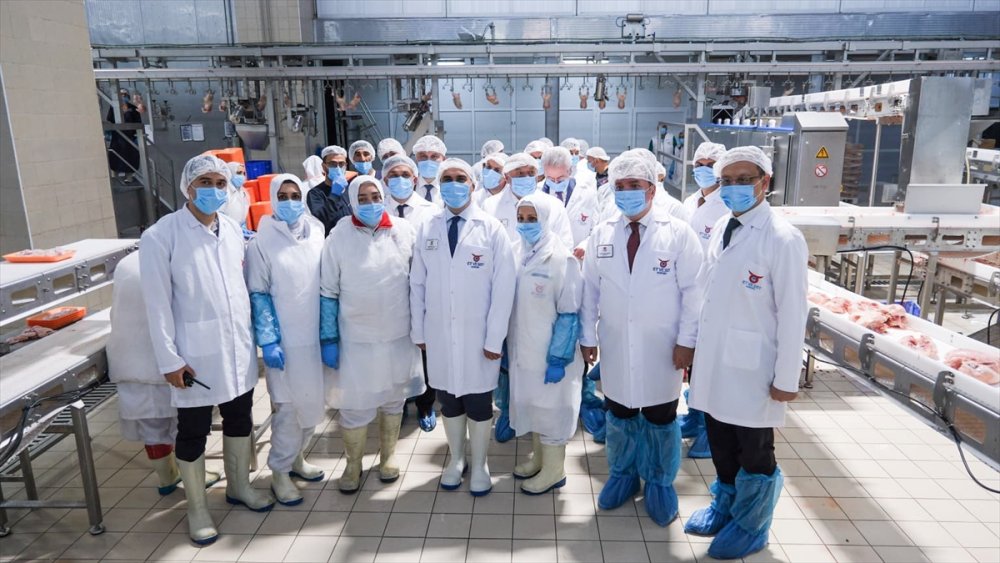 Sanayi ve Teknoloji Bakanı M. Fatih Kacır, Erzincan Tavuk Kombinası'nı ziyaret etti