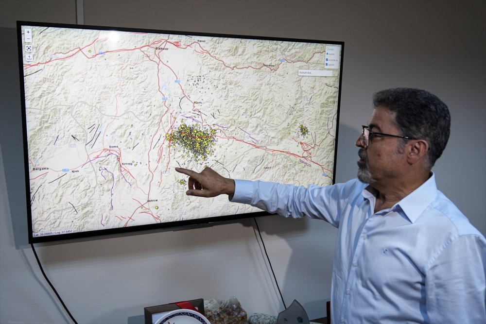 4 bine yakın artçı sarsıntı gerçekleşti