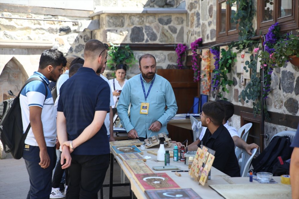 Erzurum'da Kültür Yolu Festivali'nin sanat atölyeleri Filistinli öğrencileri ağırladı