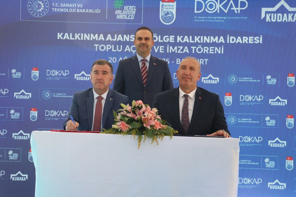 Sanayi ve Teknoloji Bakanı Fatih Kacır, Bayburt'ta açılış ve imza töreninde konuştu: