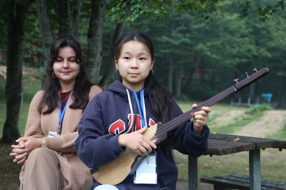 Türk ve uluslararası öğrenciler kamp ortamında okuma ve kültür deneyimi kazandı