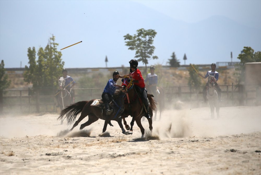 Ata sporu cirit Malazgirt Zaferi kutlamalarıda yerini aldı