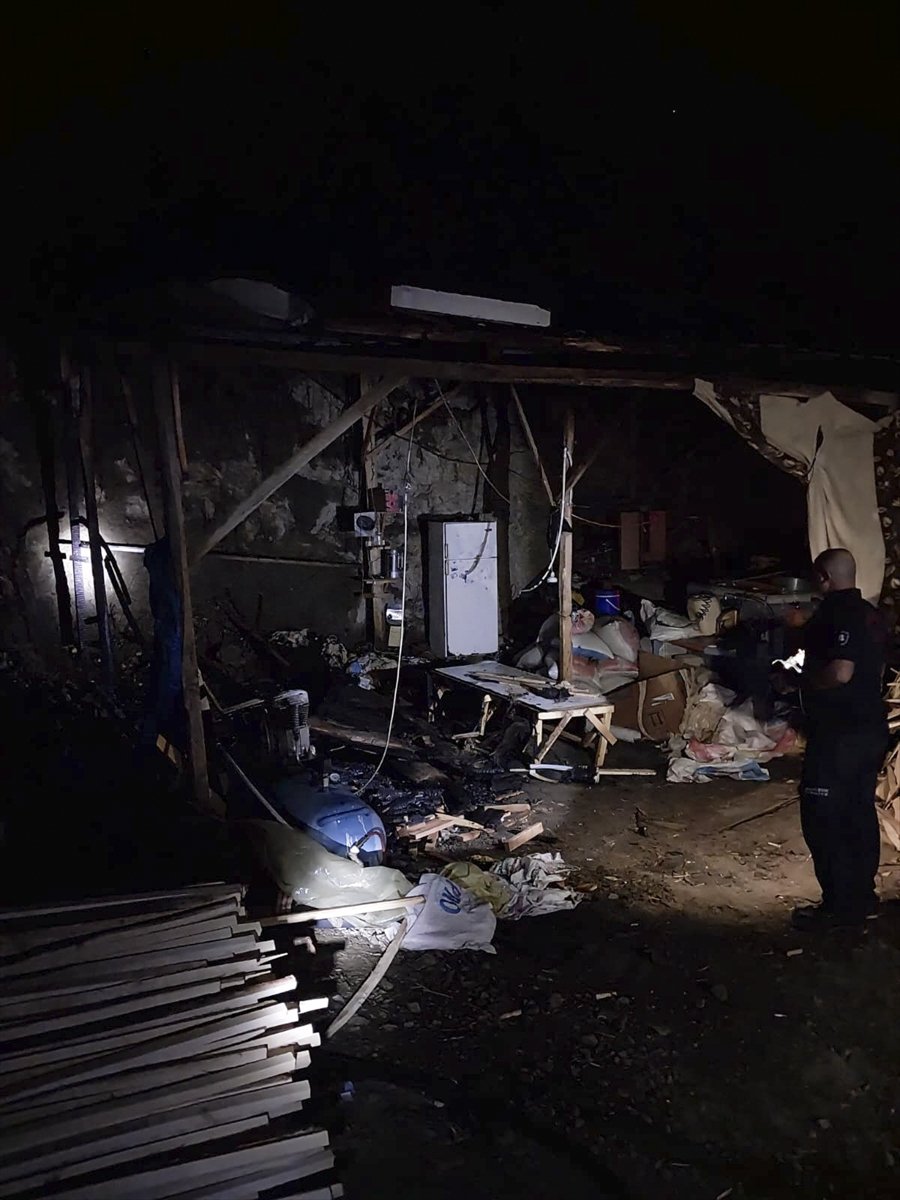 Sındırgı’da marangoz atölyesinde çıkan yangın söndürüldü