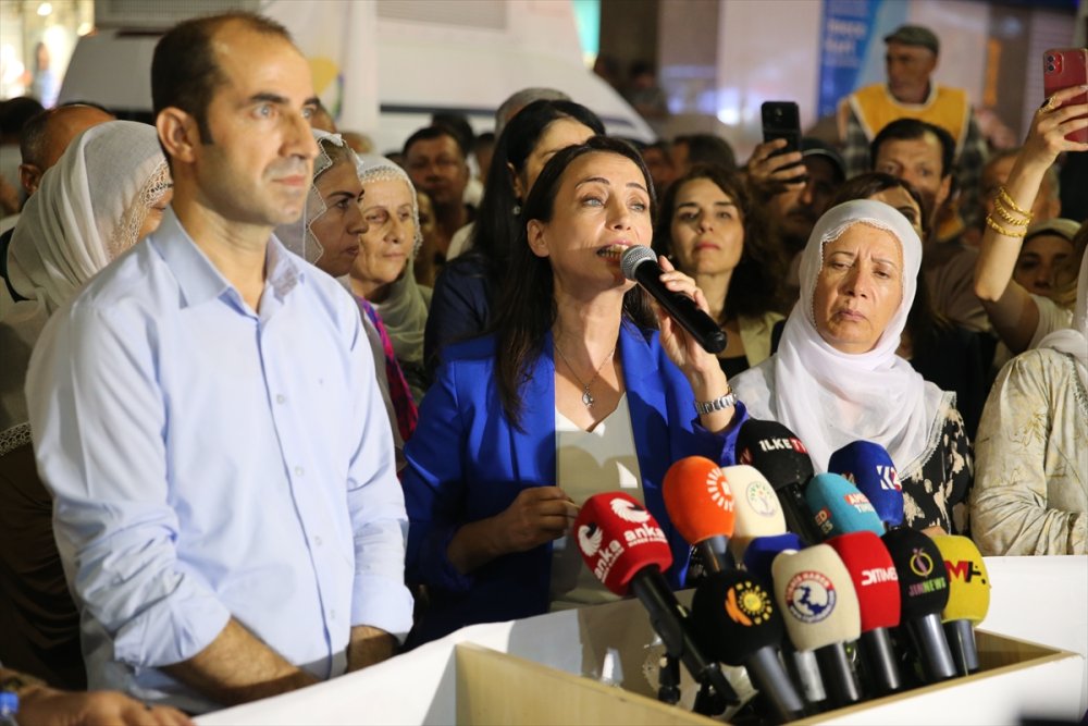 Diyarbakır’da 1 Eylül Dünya Barış Günü" yürüyüşüDEM Parti Eş Genel Başkanı Hatimoğulları da katıldı