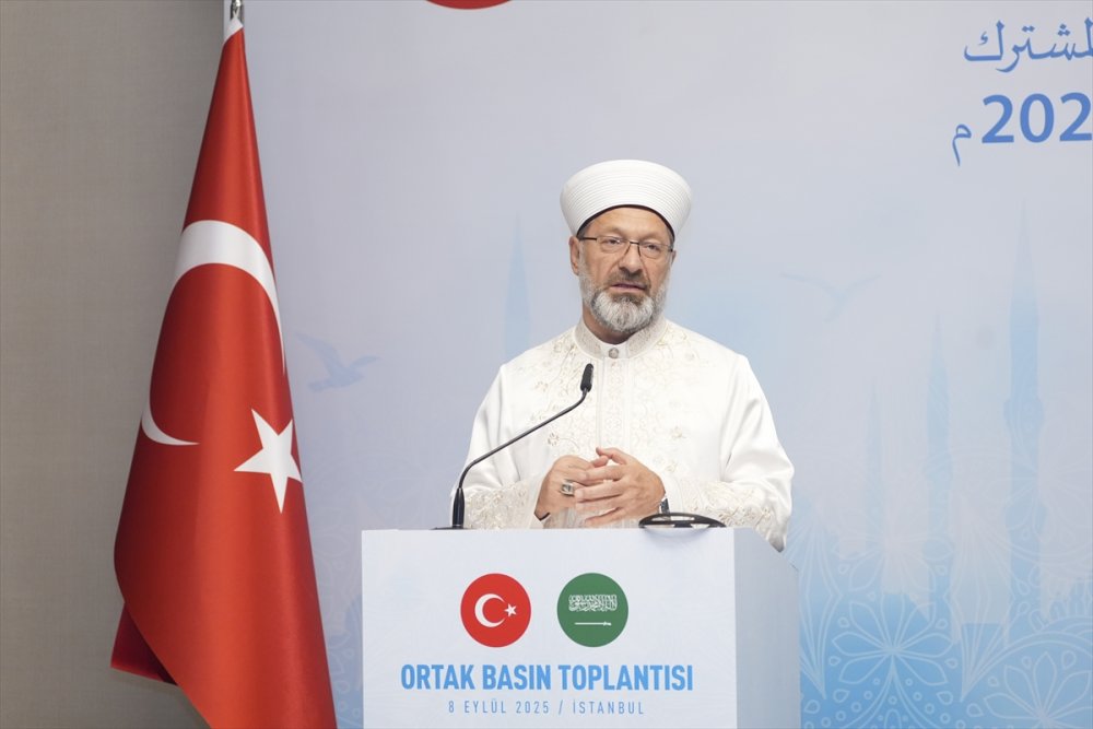 Diyanet İşleri Başkanı Prof. Dr. Ali Erbaş Suudi Arabistan Hac ve Umre Bakanı Rabia'yla ortak basın toplantısında konuştu: