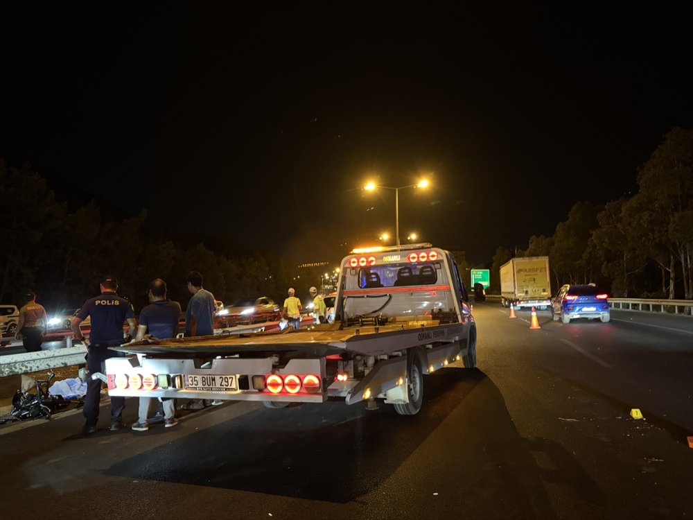 İzmir Balçova’dağ bariyere çarpan motosikletin sürücüsü öldü