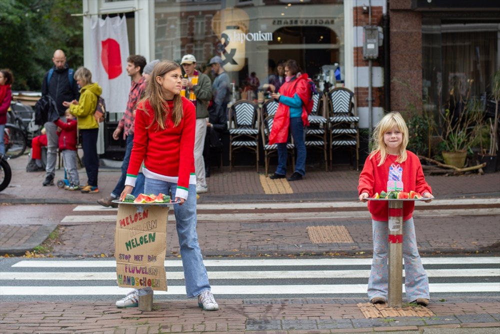 Hollanda'da yaklaşık 250 bin kişi, hükümetin İsrail politikasını protesto etti