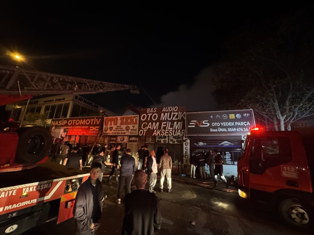 Osmangazi’de yedek parça satılan iş yerinde çıkan yangın söndürüldü