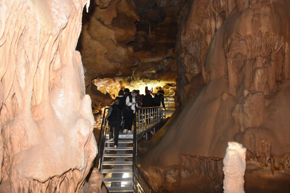 Gümüşhane Torul’daki Karaca Mağarası'nda ziyaretçi sayısı 110 bini geçti