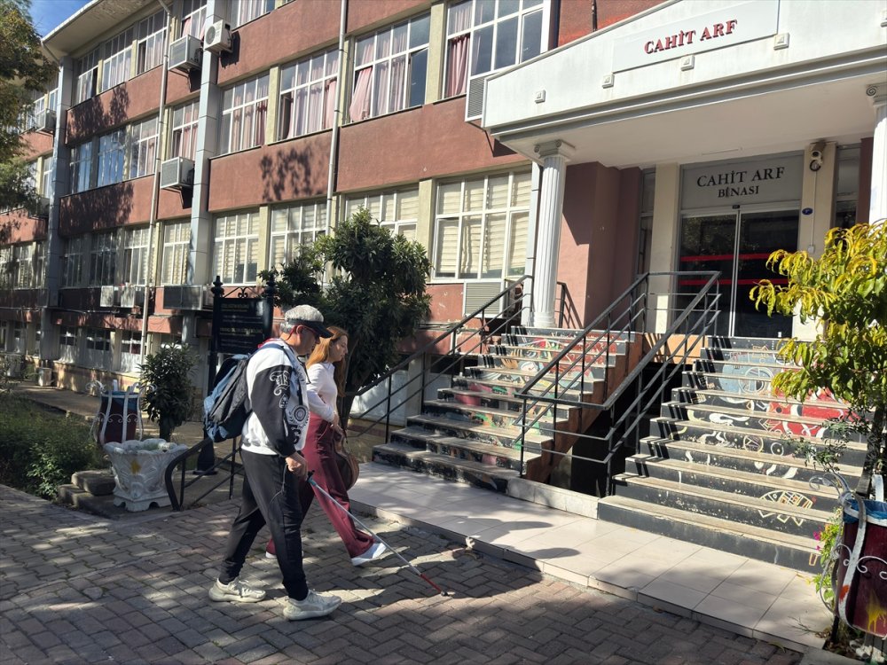 Azmi umut aşılıyor herkese örnek oluyor