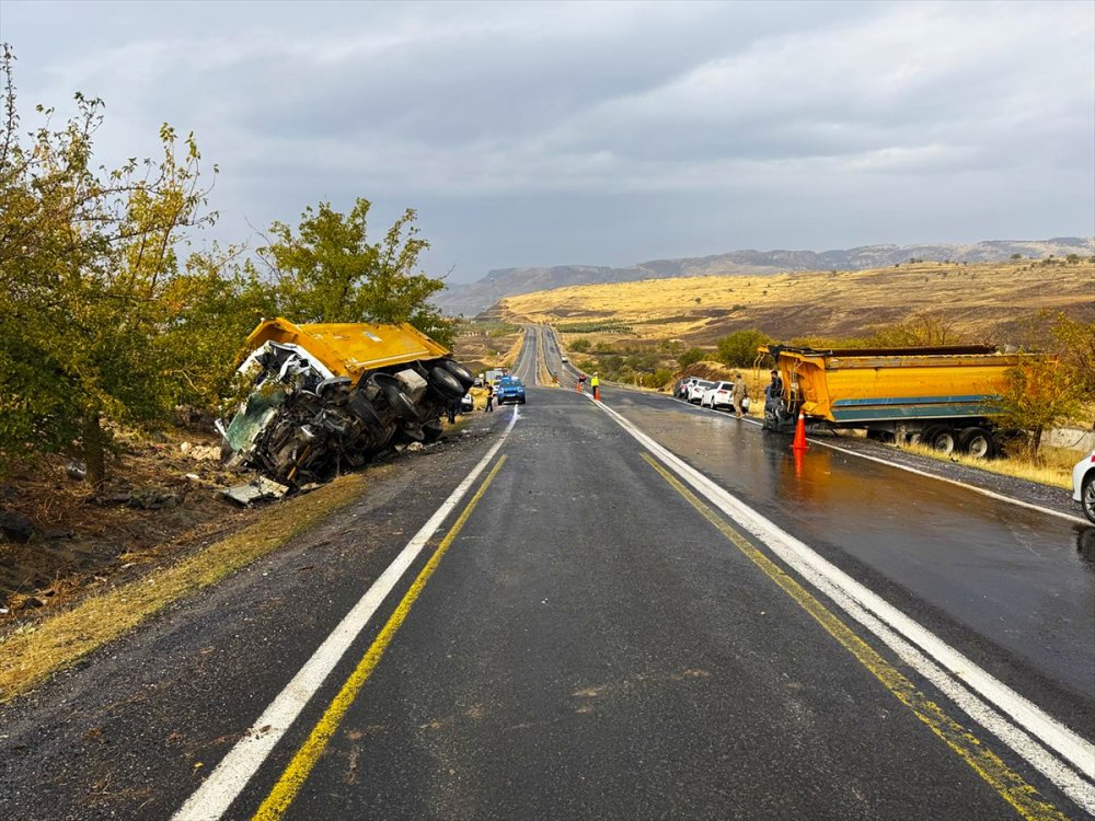 Siverek’te iki kamyonun çarpışması sonucu 1 kişi öldü, 1 kişi yaralandı