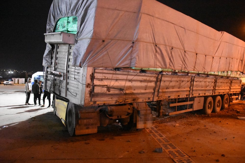 Ölümlü Kazalar Bitmiyor. Malatya'da zincirleme trafik kazasında 2 kişi öldü, 3 kişi yaralandı