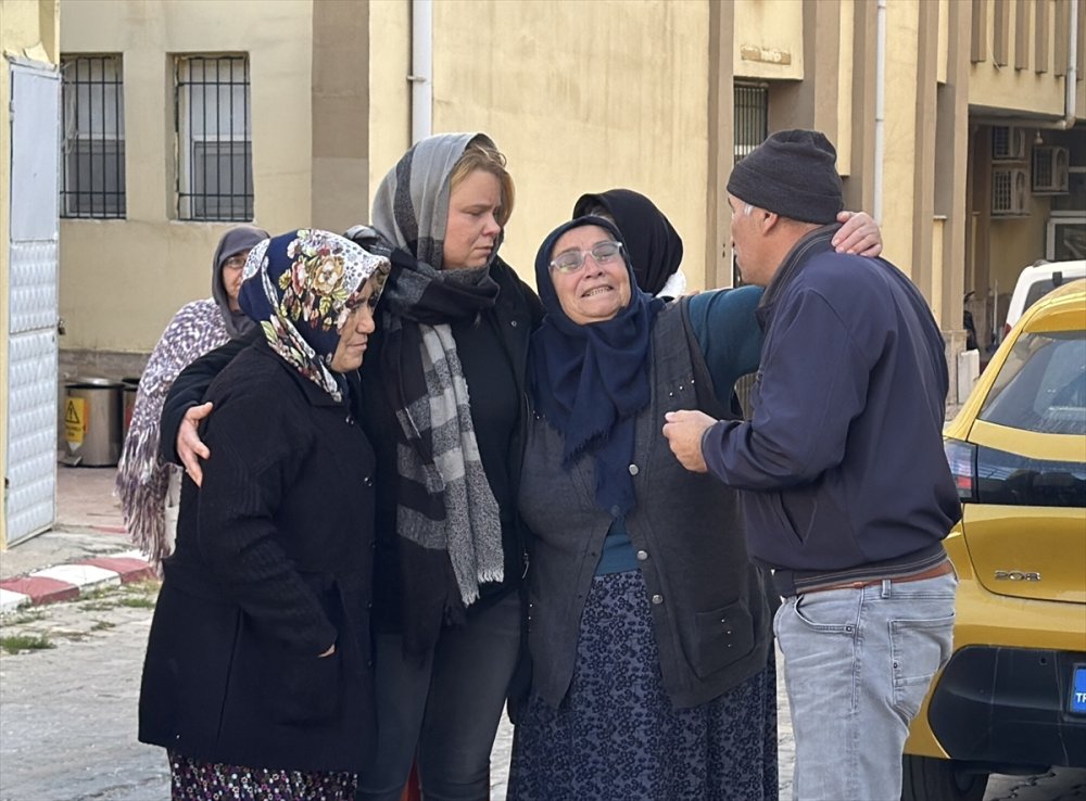 Fatih'te zehirlenme şüphesiyle ölen Servet Böcek'in cenazesi Afyonkarahisar'da defnedildi