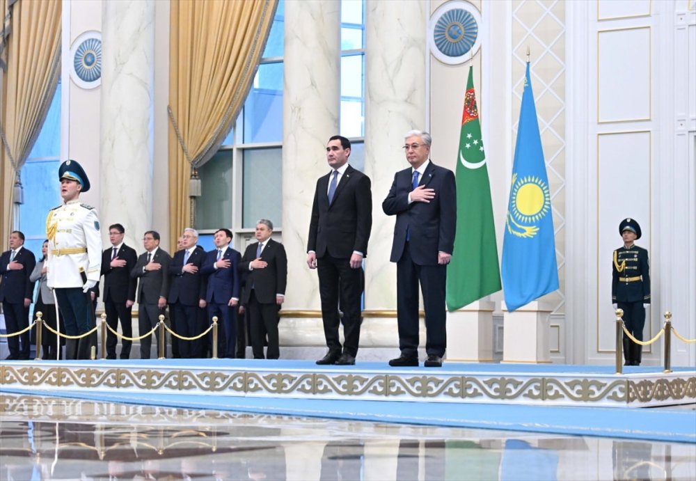 Kazakistan ve Türkmenistan, Afganistan üzerinden demir yolu hattı inşa edilmesini görüşüyor