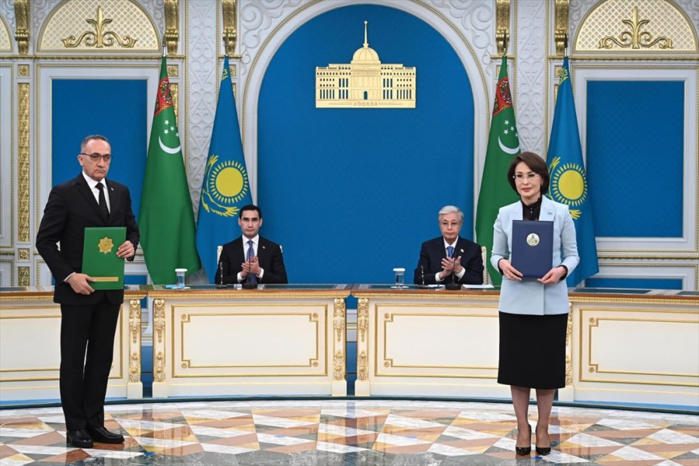 Kazakistan ve Türkmenistan, Afganistan üzerinden demir yolu hattı inşa edilmesini görüşüyor