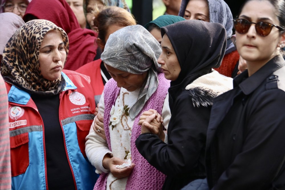 Muğla Seydikemer’de zehirlenme şüphesiyle ölen genç kız defnedildi