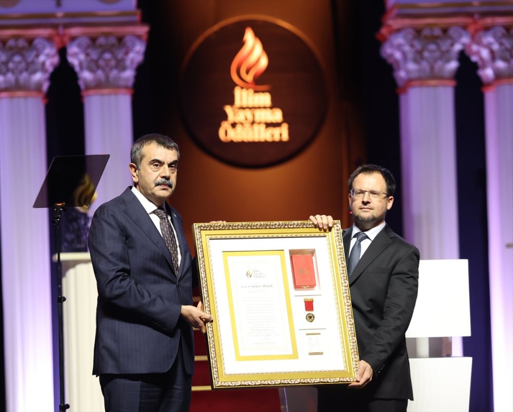 Cumhurbaşkanı Erdoğan "İlim Yayma Ödülleri" töreninde konuştu: (2)