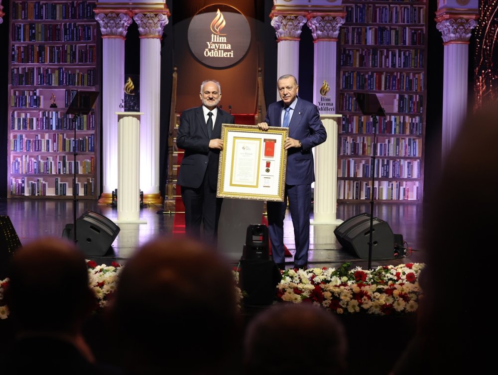 Cumhurbaşkanı Erdoğan "İlim Yayma Ödülleri" töreninde konuştu: (2)