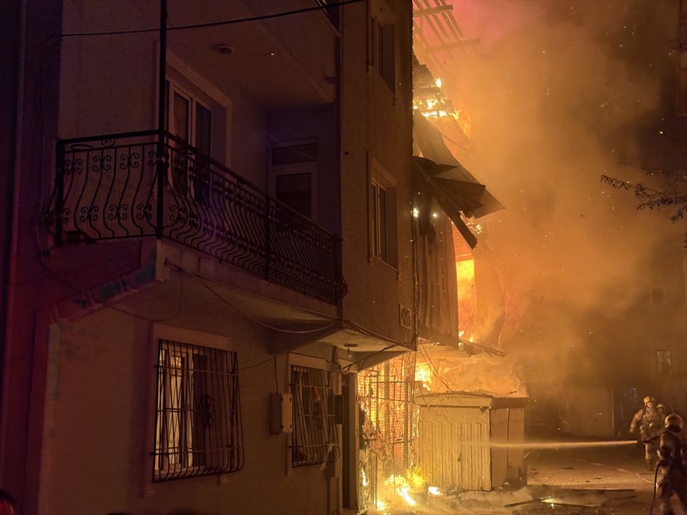Bursa'da yangında hasar gören binanın şehit polisin ailesine ait olduğu öğrenildi
