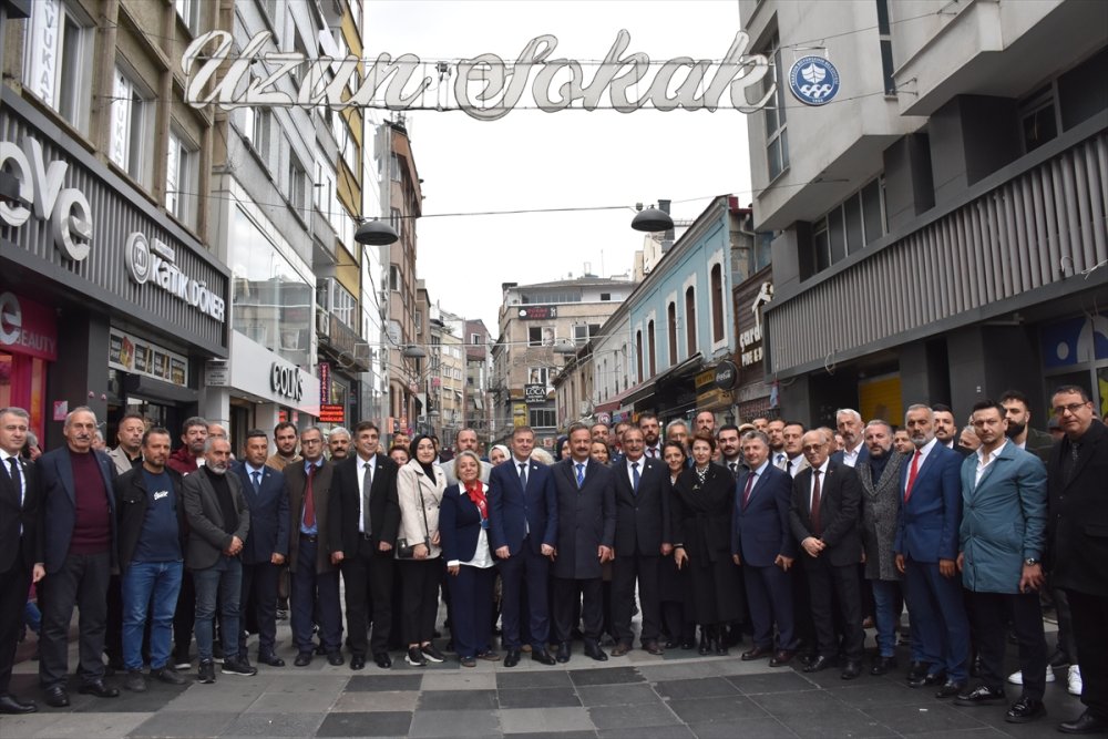 Hemşehrilerini ziyaret etti. Anahtar Parti Genel Başkanı Ağıralioğlu Trabzon'da esnafı ziyaret etti