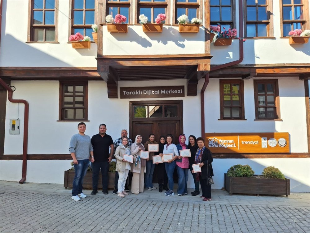Sakarya'da kurulan Taraklı Dijital Merkezi, "yarının köyleri" için çalışmalarını sürdürüyor