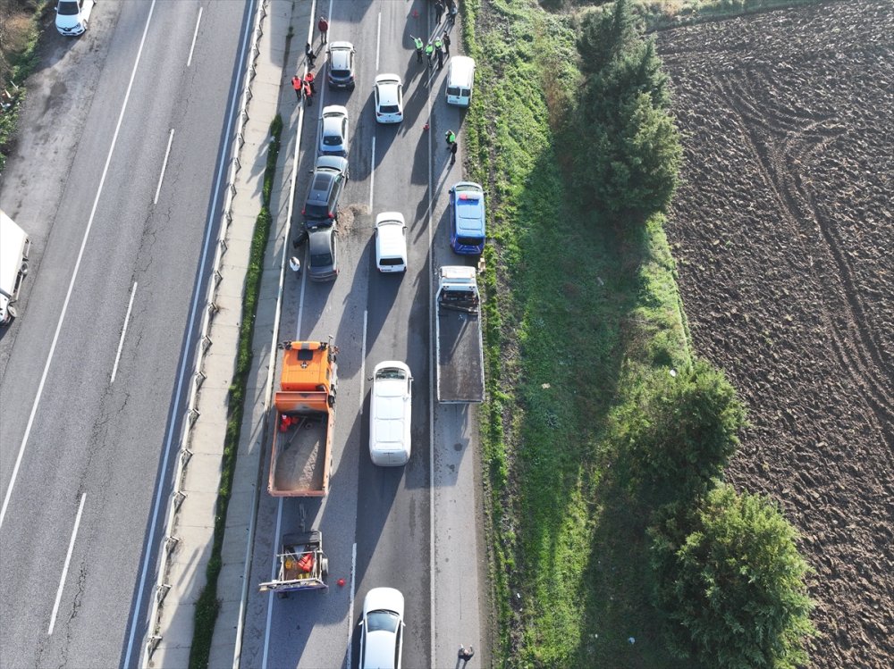 Edirne'de 10 aracın karıştığı zincirleme trafik kazasında 7 kişi yaralandı