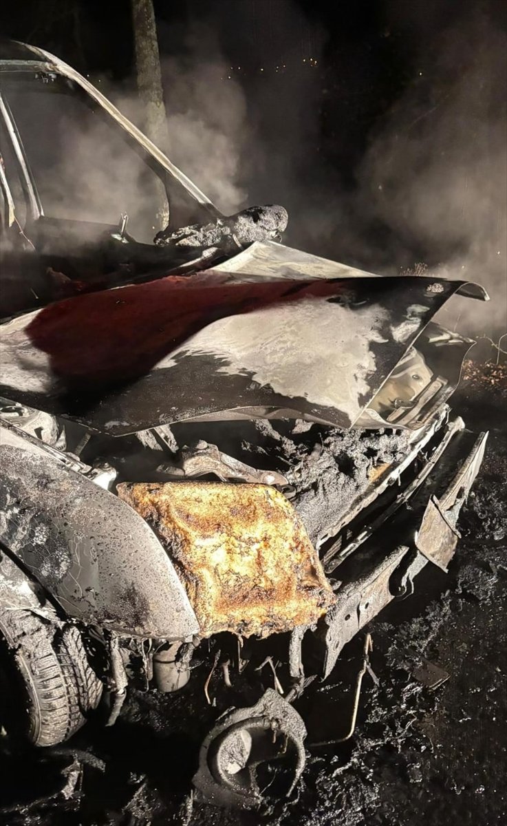 Karabük Yenice’de seyir halindeki hafif ticari araç yandı