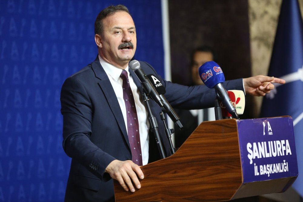 Halk buluşmaları devam ediyor. Anahtar Parti Genel Başkanı Yavuz Ağıralioğlu, Şanlıurfa'da partililerle buluştu