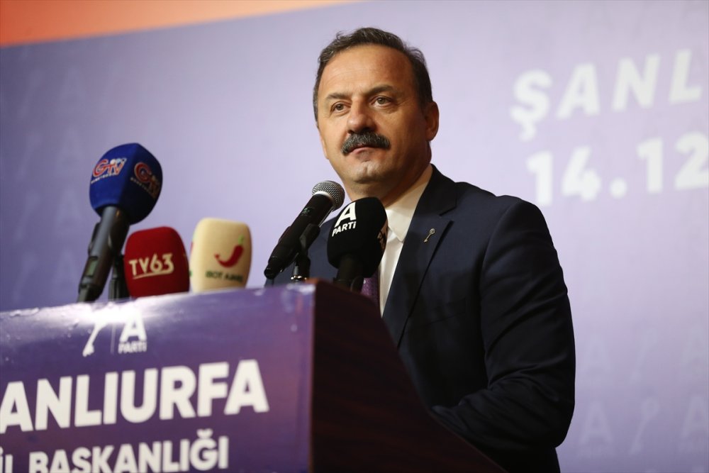 Halk buluşmaları devam ediyor. Anahtar Parti Genel Başkanı Yavuz Ağıralioğlu, Şanlıurfa'da partililerle buluştu