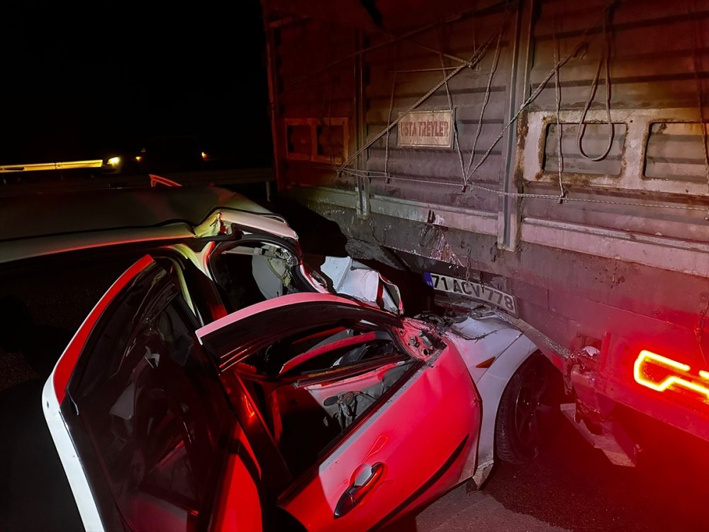 Bir ölümlü kaza daha. Çorum'da tırla çarpışan otomobilin sürücüsü öldü