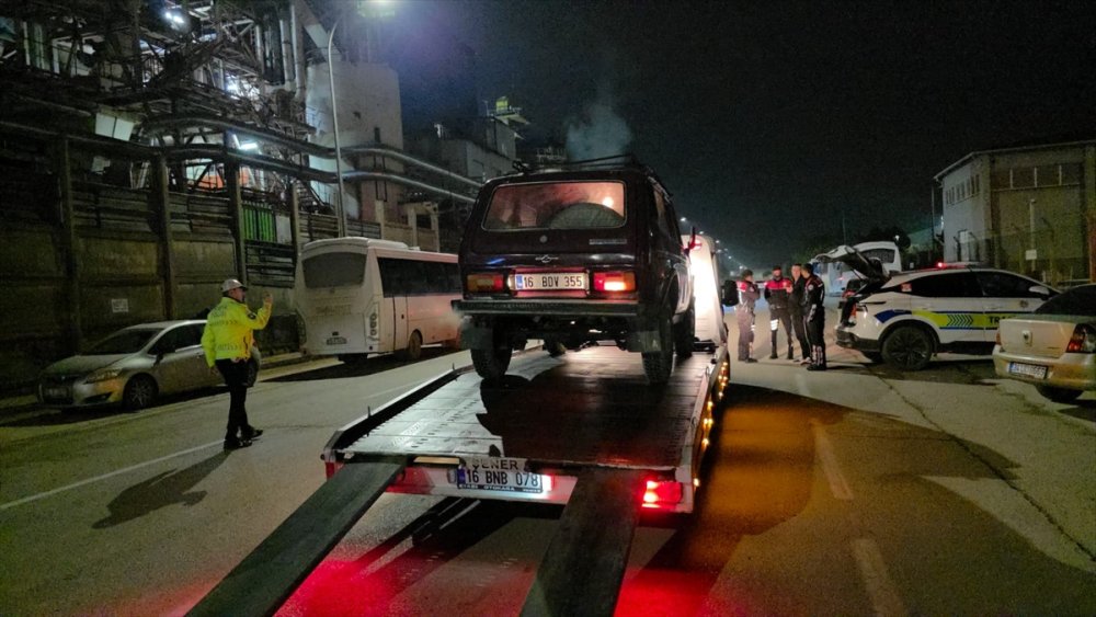 Bursa'da "dur" ihtarına uymayan ehliyetsiz sürücüye 150 bin lira ceza