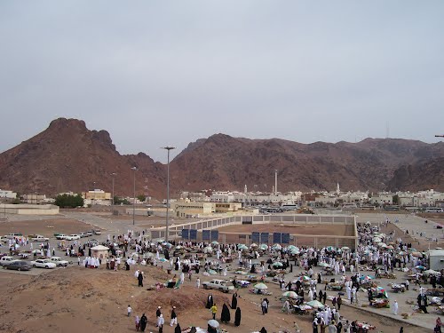 uhud.jpg uhud.jpg